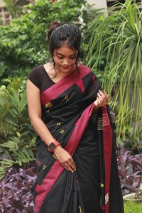 BLACK HANDWOVEN ART RESHAM SAREE